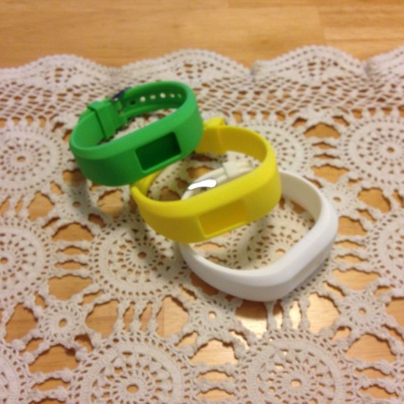 Garmin Vivofit Jr 3, bundle of three bands - Picture 2 of 4